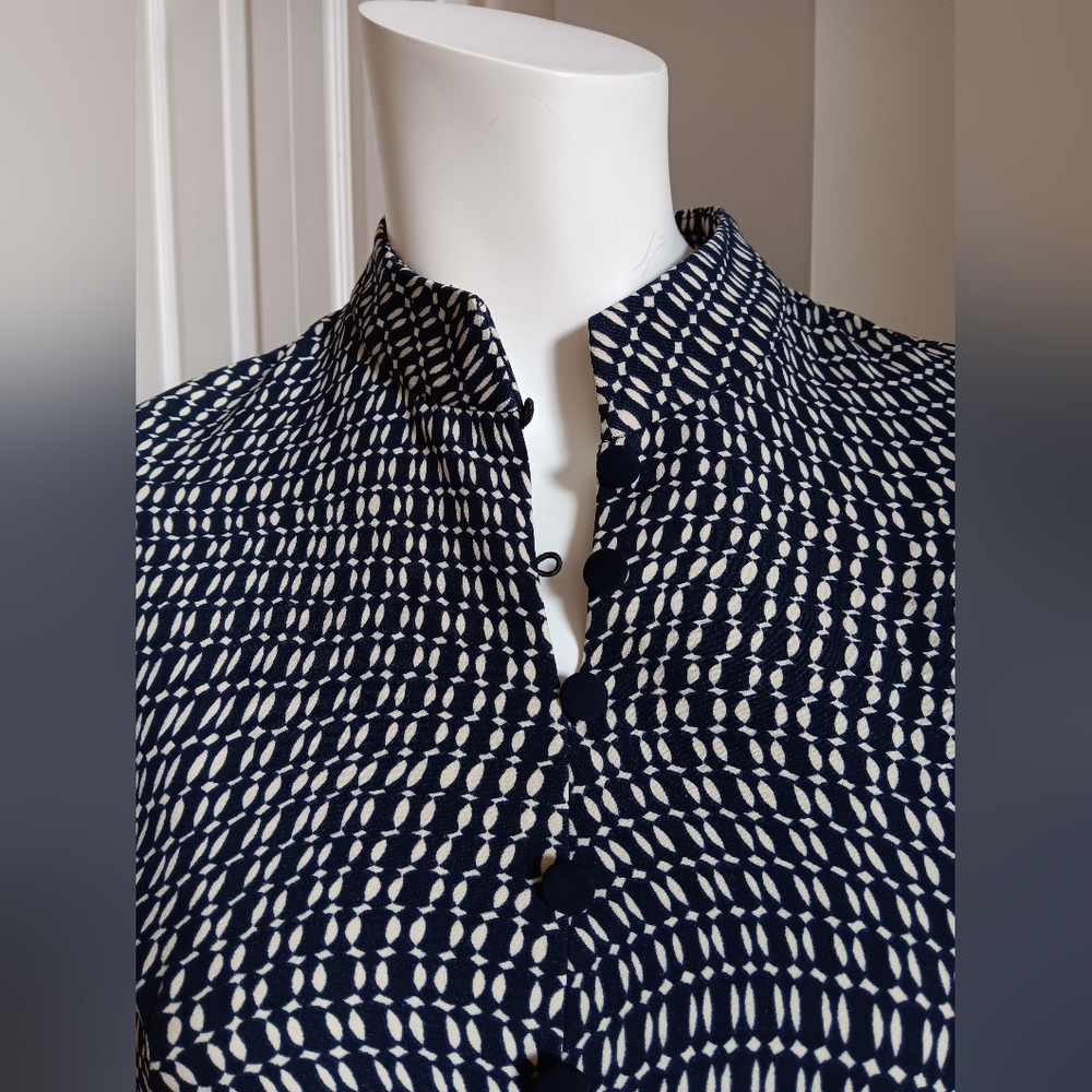 Chic Patterned Dress - Picture 3 of 7